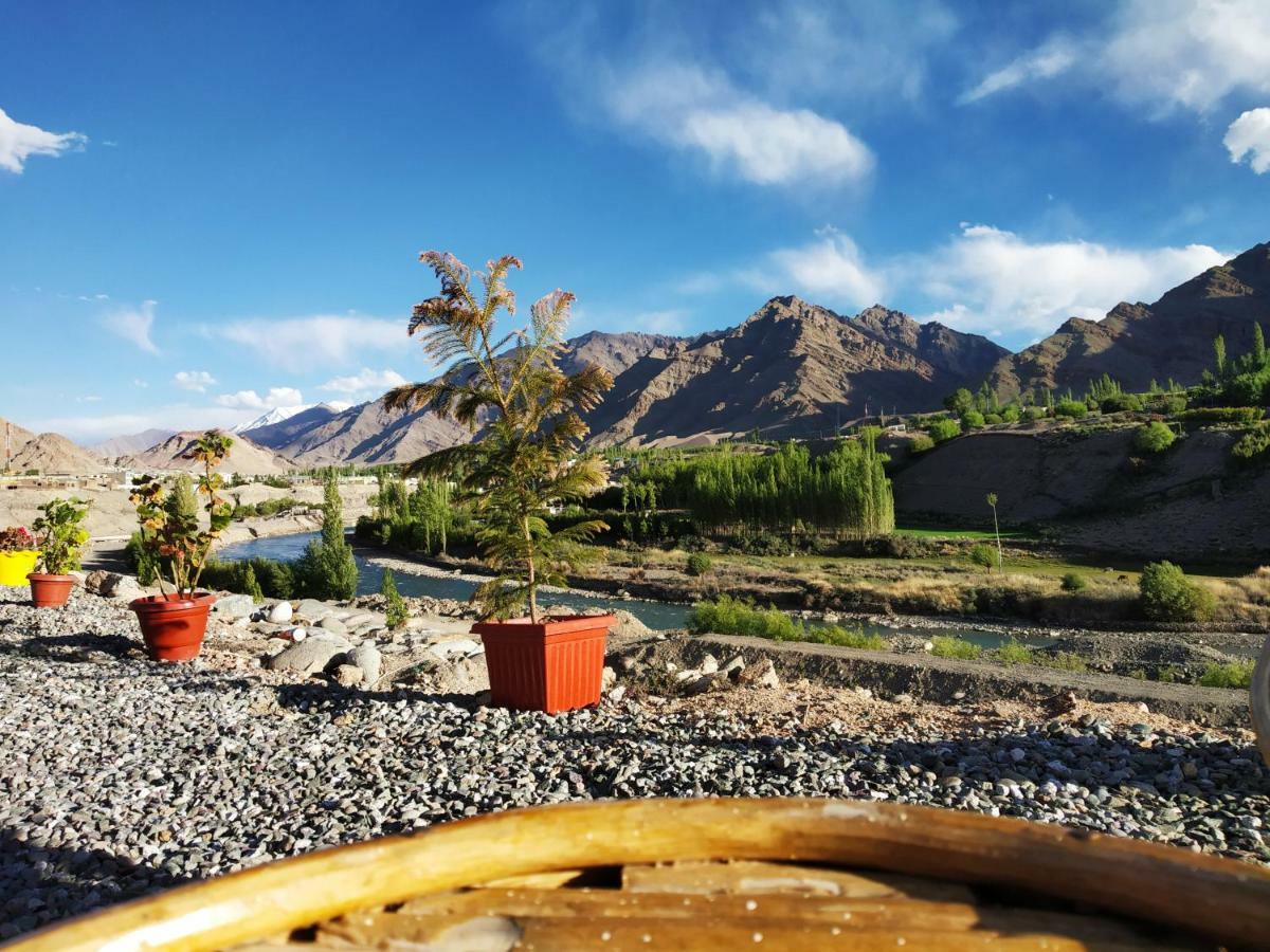 Neryok'S Indus View Hotel Chimre Luaran gambar
